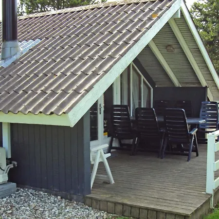 Three-bedroom Holiday In 1 Hejls