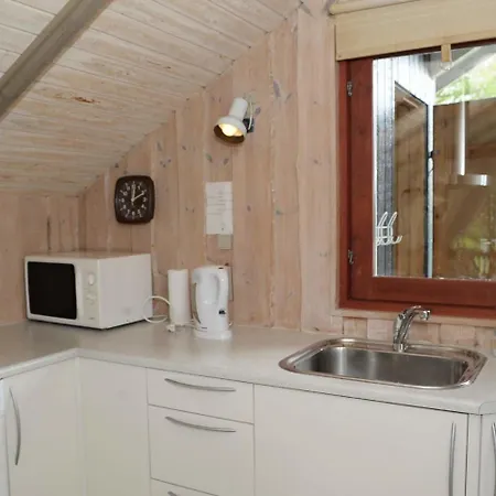 Three-bedroom Holiday In 1 Дом отдыха *