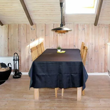 Дом отдыха Three-bedroom Holiday In 1