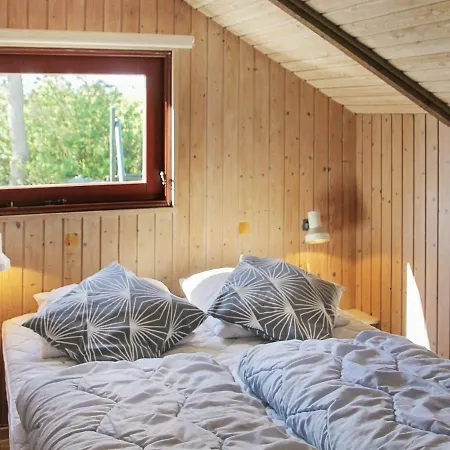 Three-bedroom Holiday In 1 * Hejls
